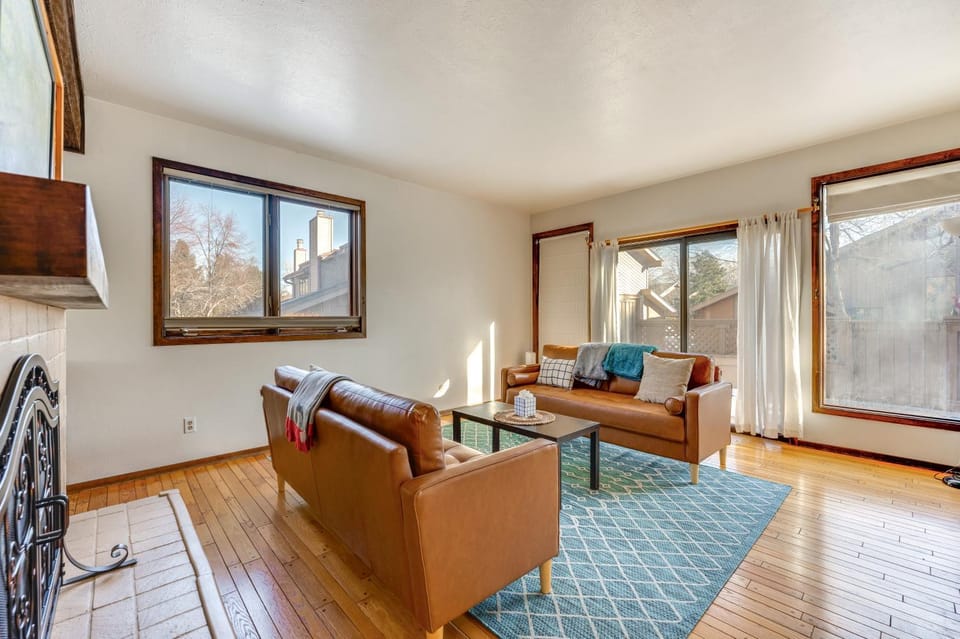 2 Mi to CU Boulder: Townhome w/ Private Deck! House in Boulder