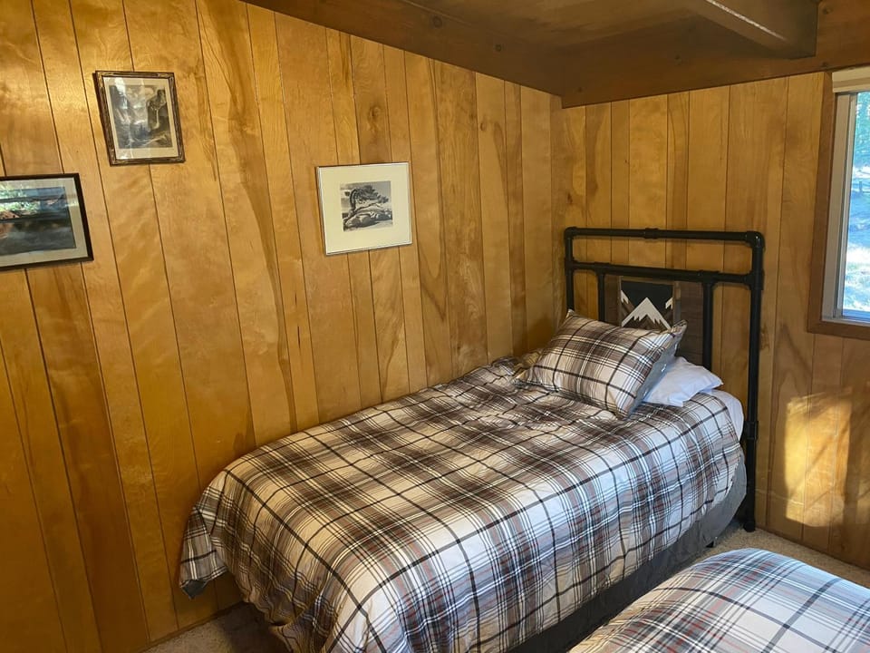 Cutter's Edge House in Sierra Nevada