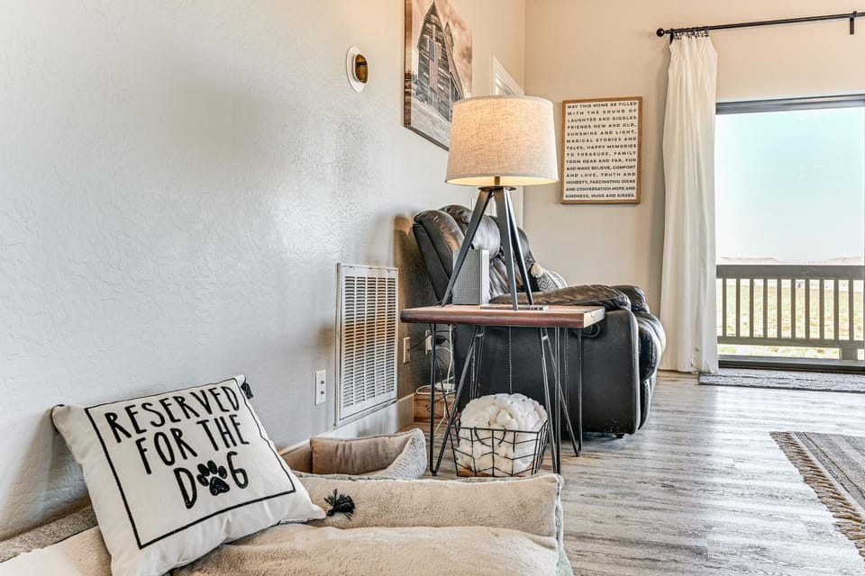 4 Mi to Lake Powell: Retreat w/ Game Room! House in Utah
