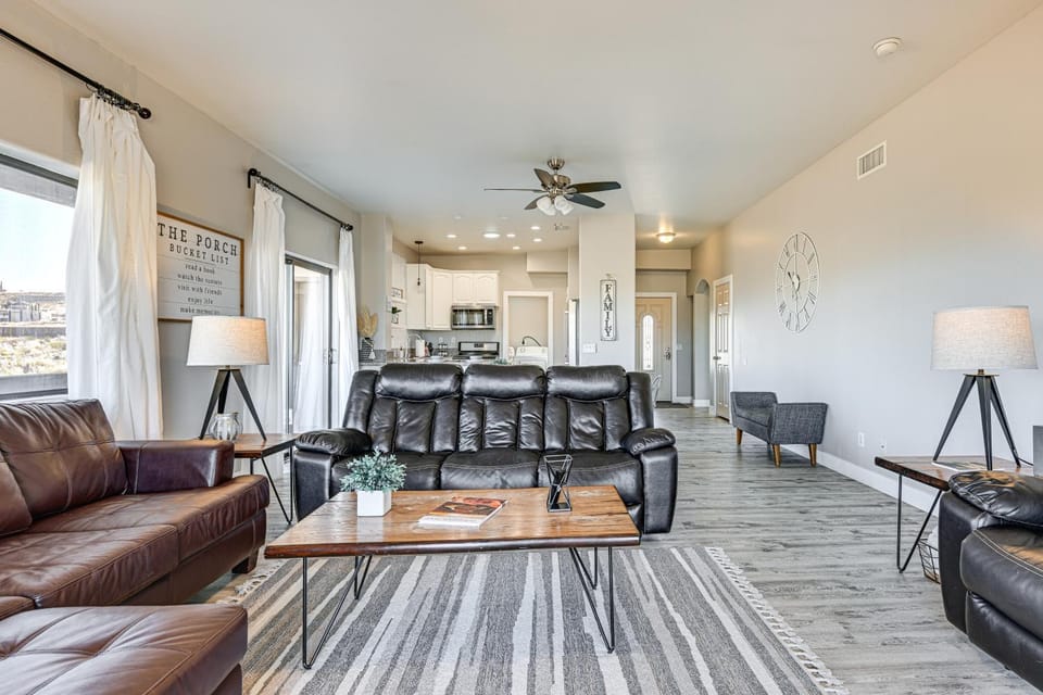 4 Mi to Lake Powell: Retreat w/ Game Room! House in Utah