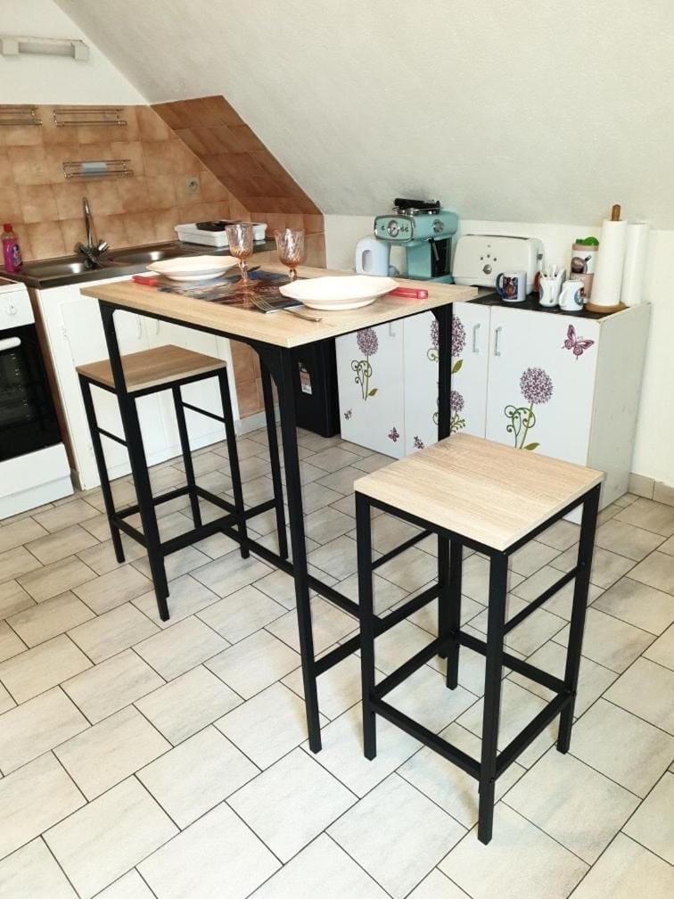 Studio Dorothée - Parking Privé Apartment in Pays de la Loire