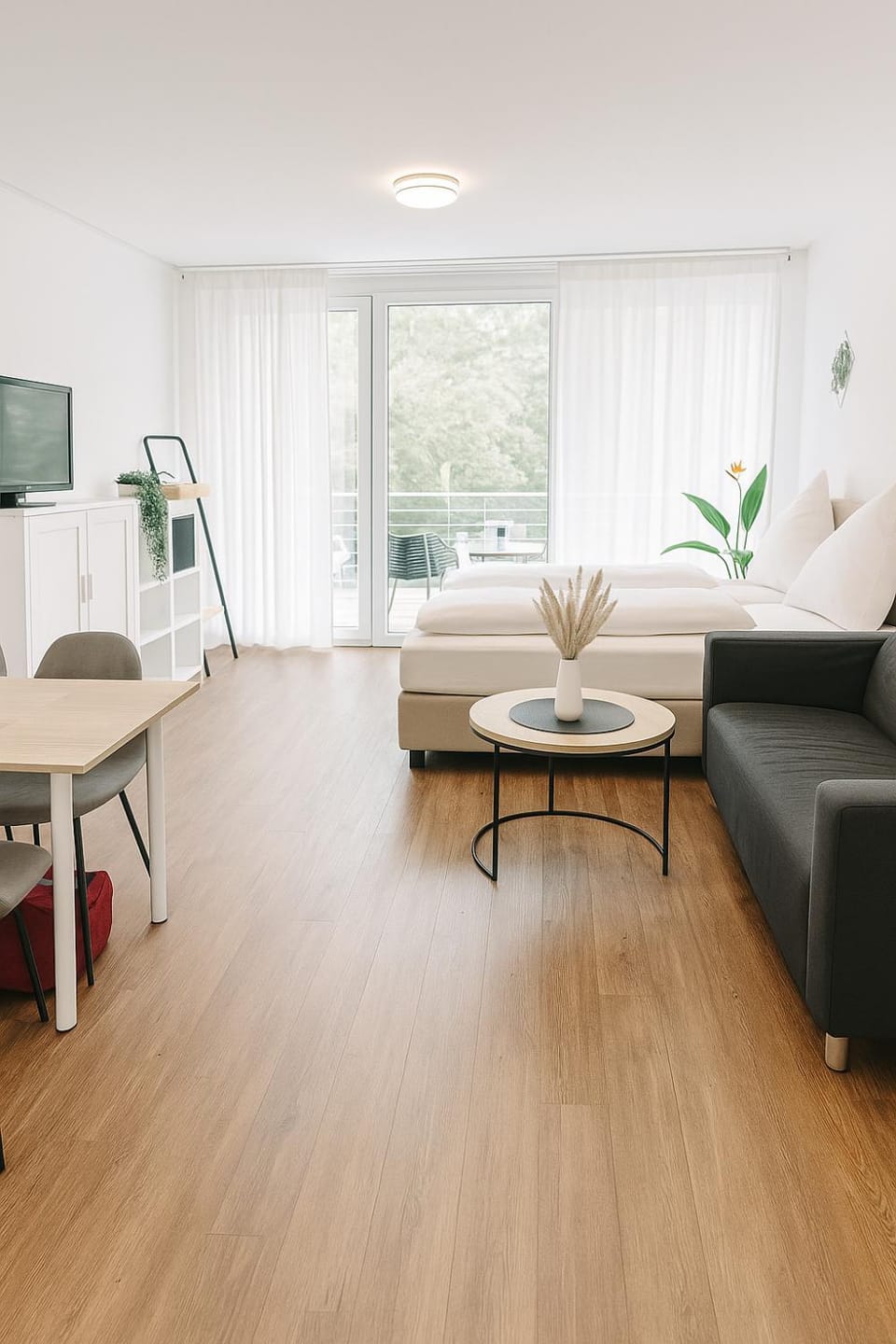 Bed, TV and multimedia, Seating area, room service