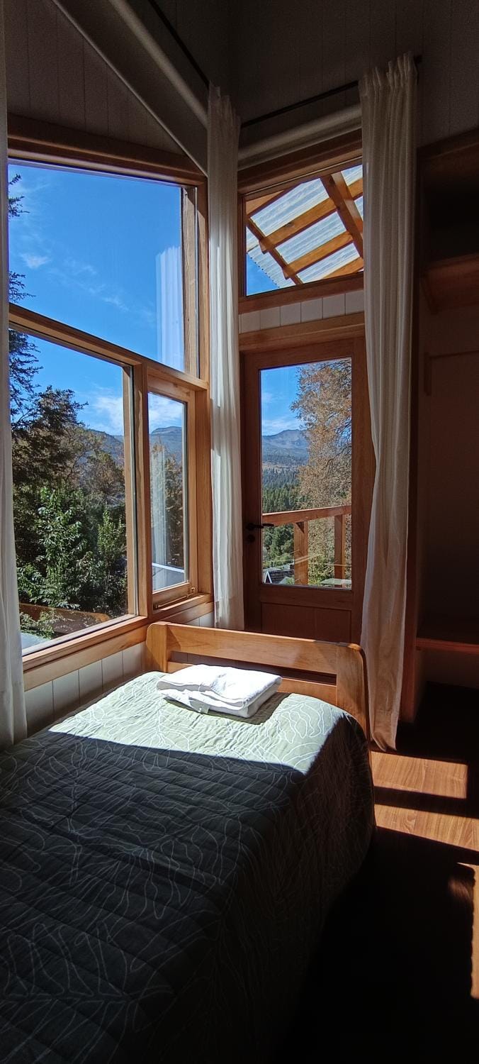 Bedroom, Mountain view