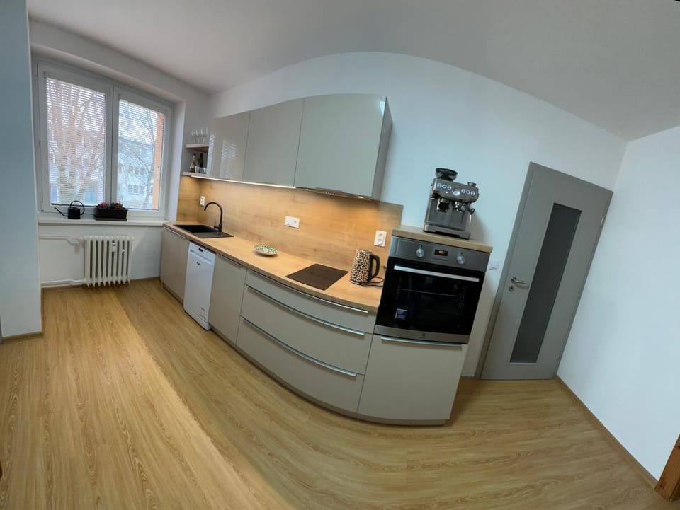 Kitchen or kitchenette, oven, stove