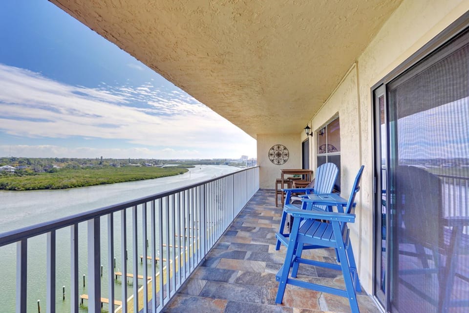 Bayshore Yacht & Tennis 806 House in Indian Shores