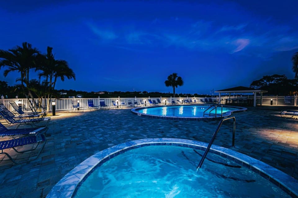 Bayshore Yacht & Tennis 806 House in Indian Shores