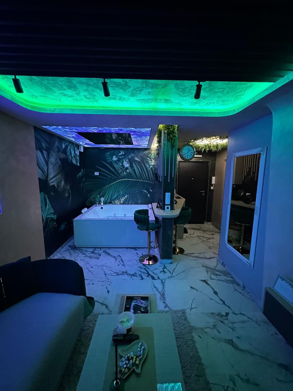 Communal lounge/ TV room, Spa and wellness centre/facilities