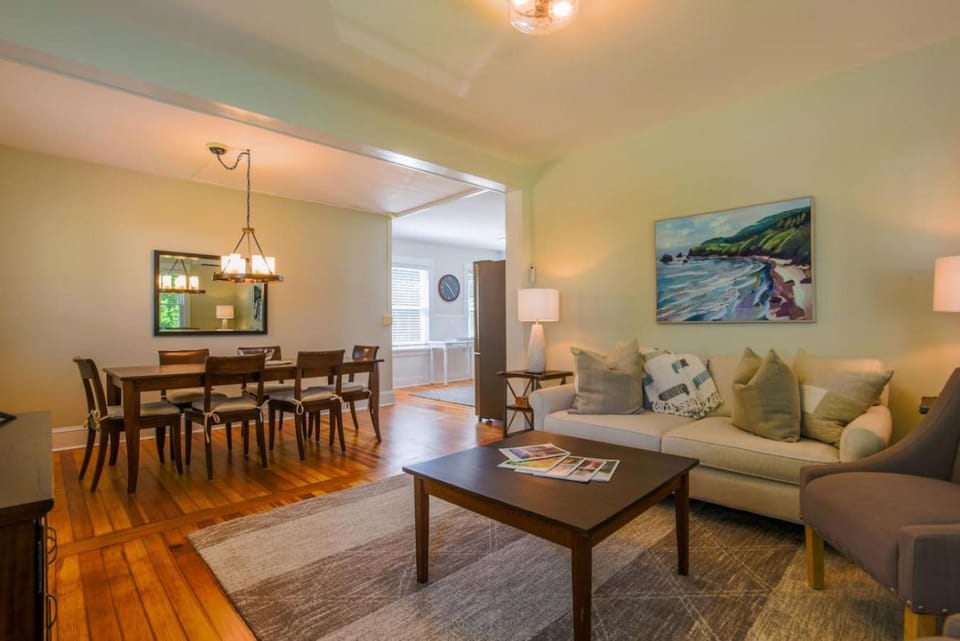 A Luxurious Retreat in Mystic Ct Apartment in Noank