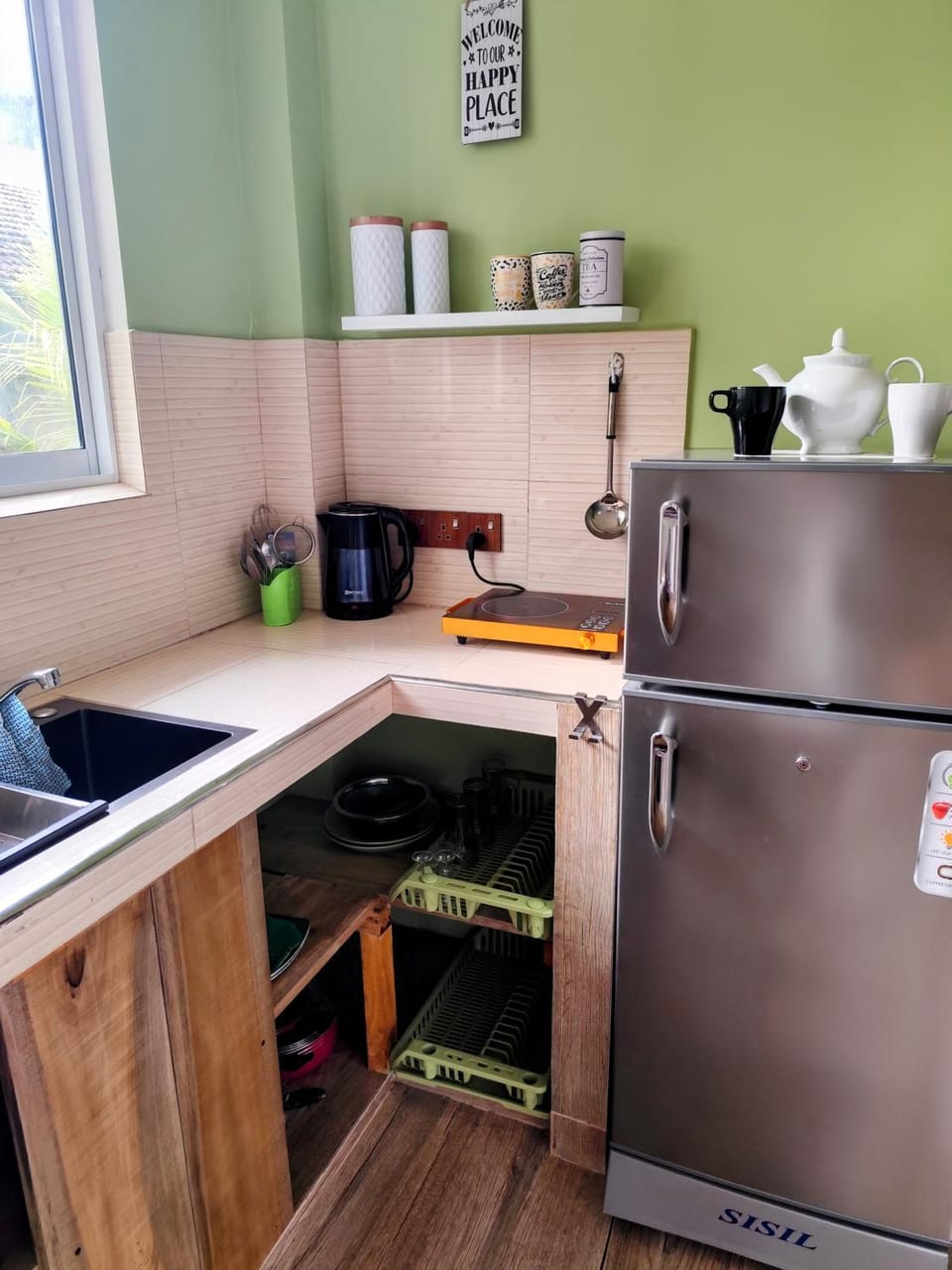Kitchen or kitchenette