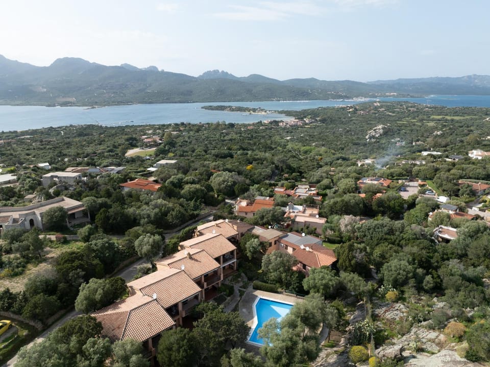 Nearby landmark, Day, Natural landscape, Bird's eye view, Pool view, Sea view, Swimming pool