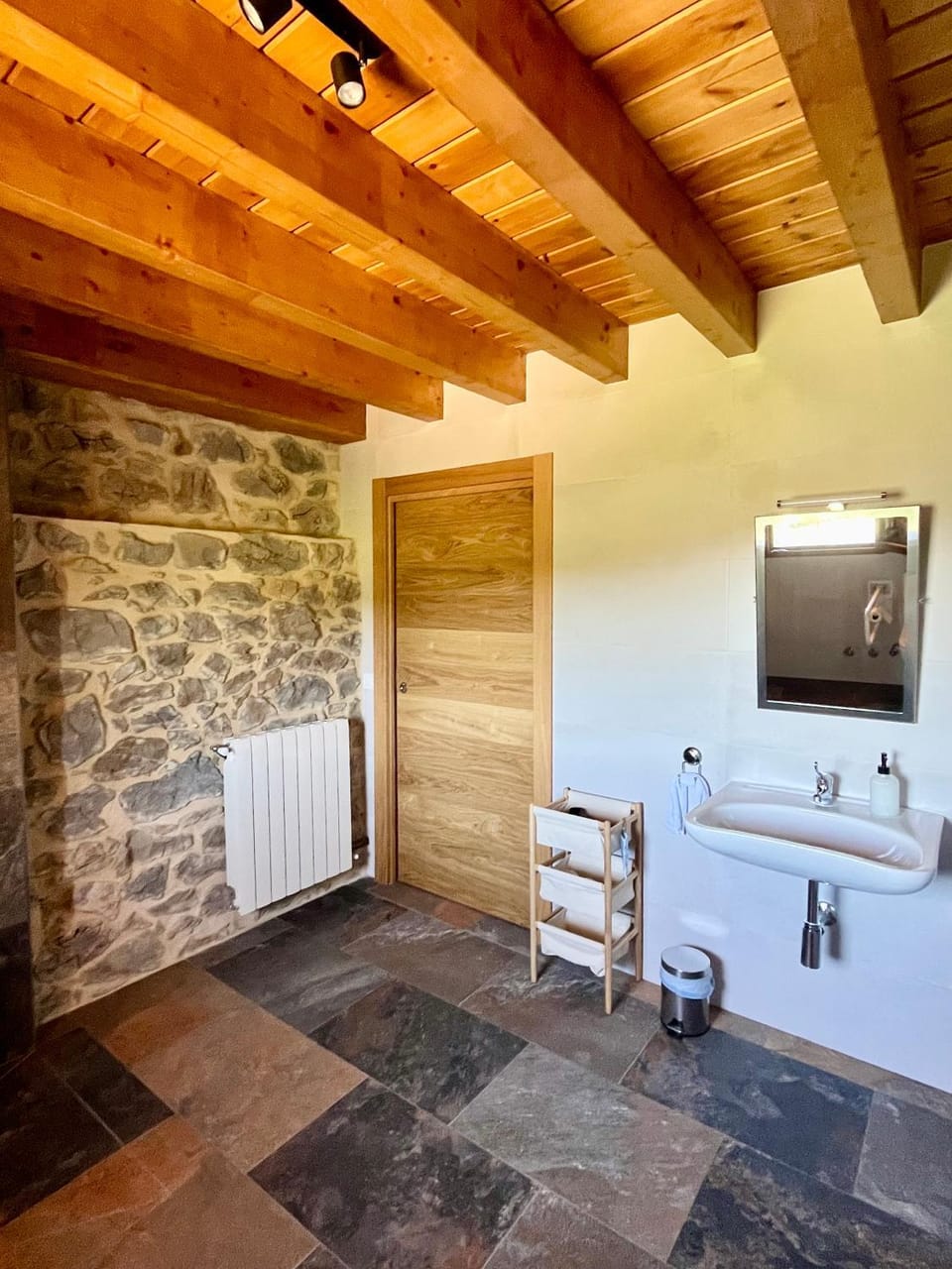Bathroom, Facility for disabled guests, acessibility