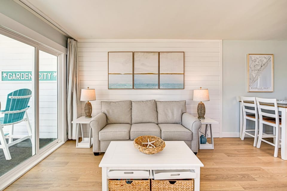Pool & Beach Access: Scenic Murrells Inlet Condo! House in Garden City