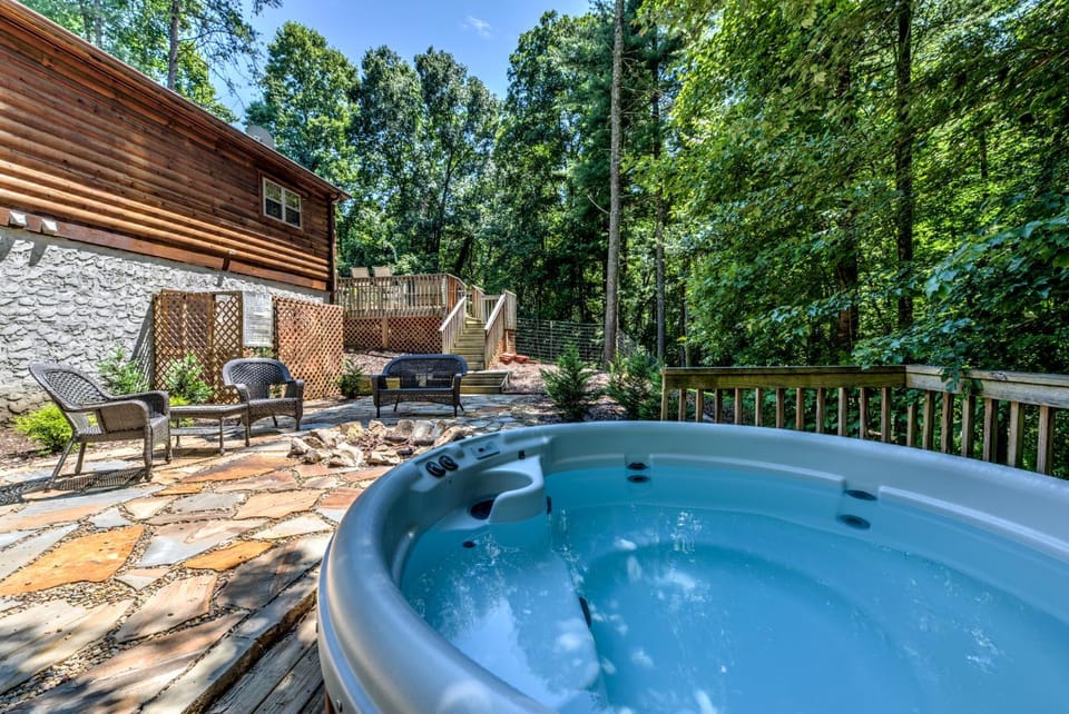 Natural landscape, Hot Tub, Garden view