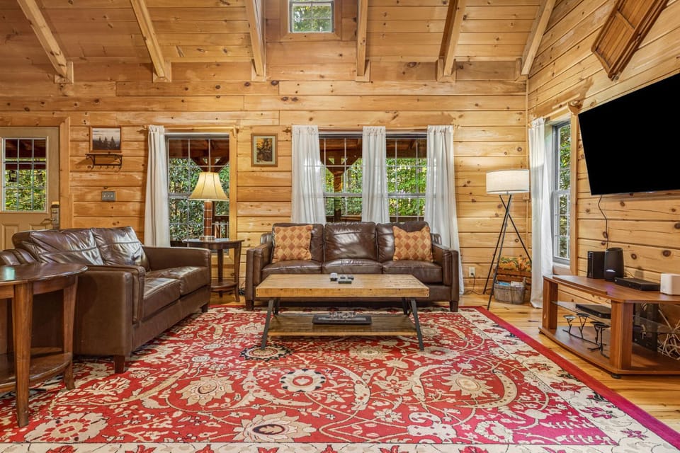 TV and multimedia, Living room, Seating area, Evening entertainment