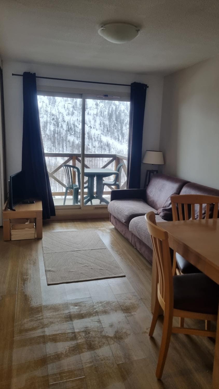 T2, Proche centre, parking privée Apartment in Isola