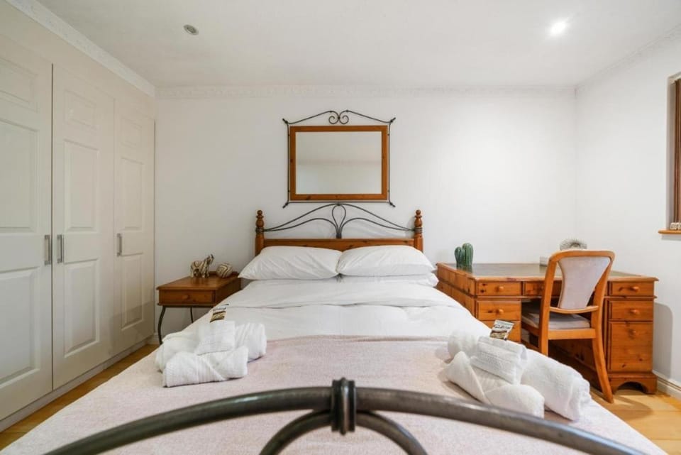 Bed, Photo of the whole room, Bedroom, towels, wardrobe