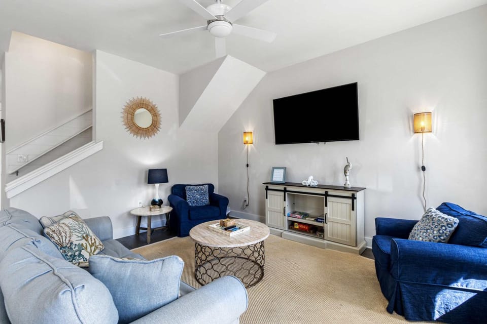 Modern Coastal Escape with Fire Pit & Pool Access House in Inlet Beach