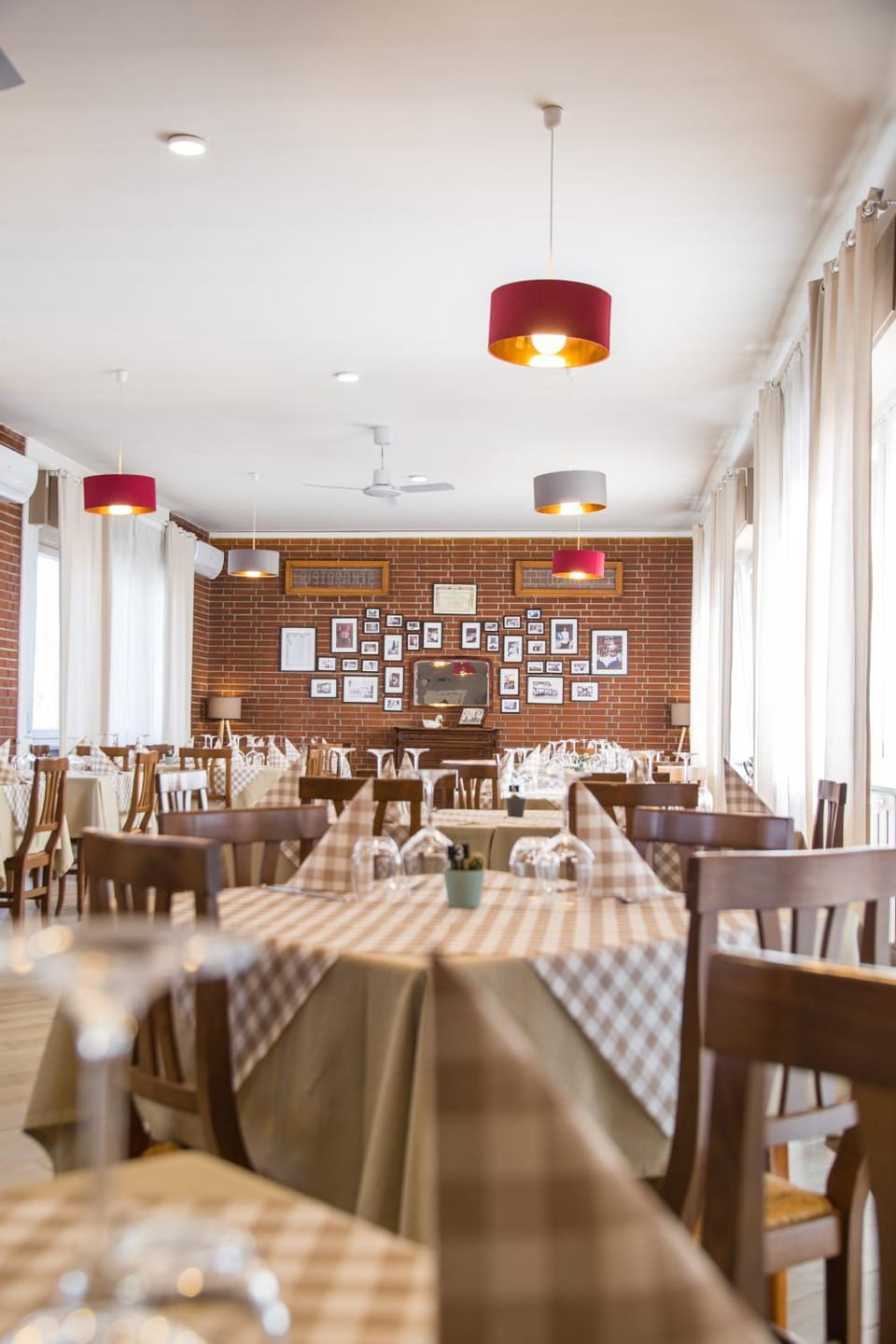 Restaurant/places to eat, Restaurant/places to eat