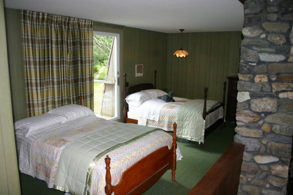 Everett Cottage at Indian Point in Bar Harbor House in Trenton