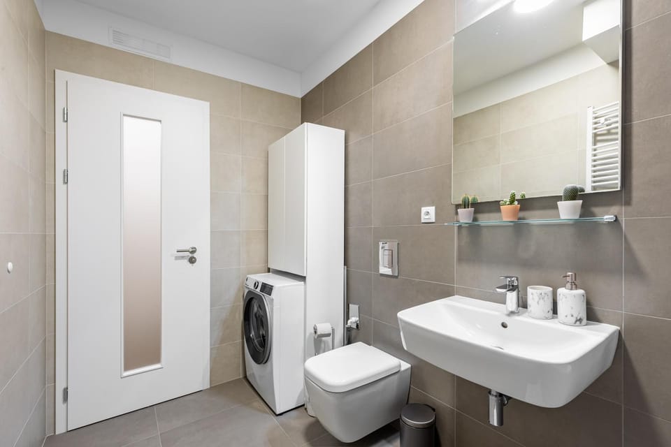 Toilet, Bathroom, washing machine