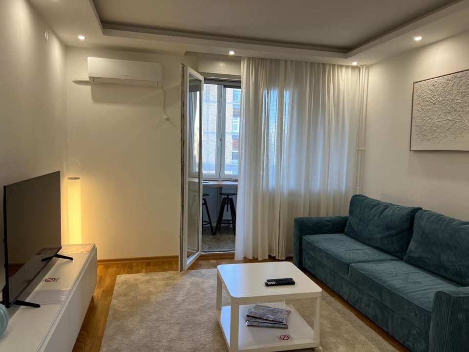 Living room, air conditioner