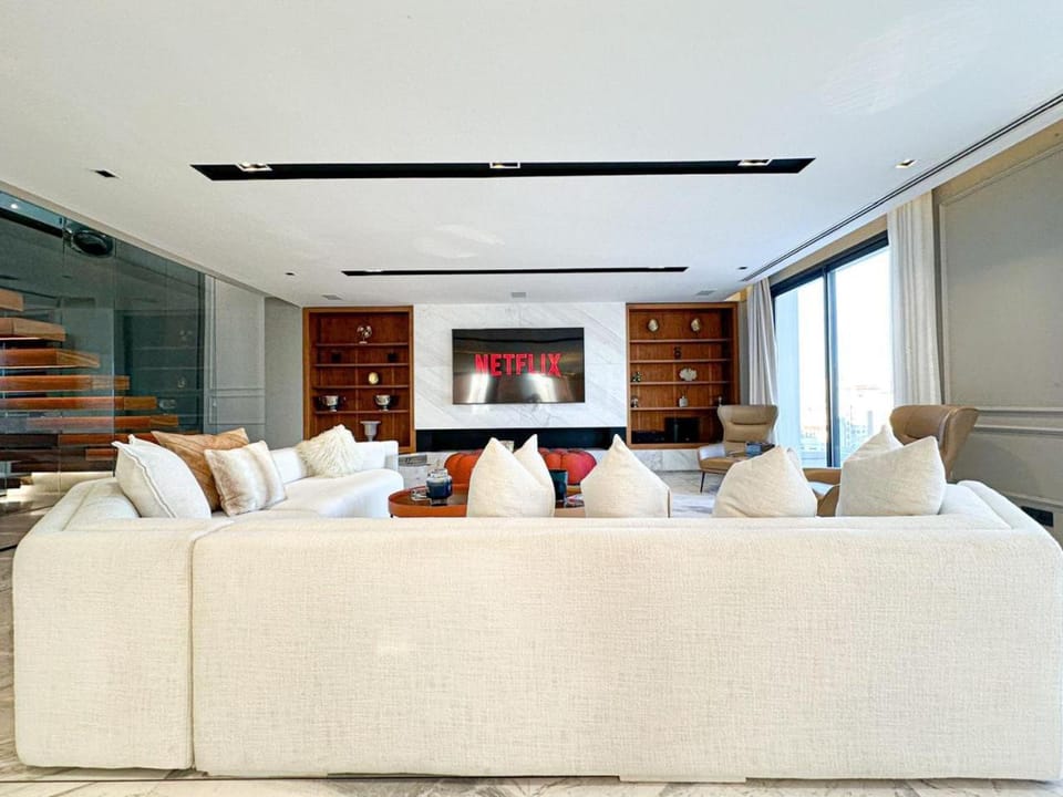 TV and multimedia, Living room, Seating area