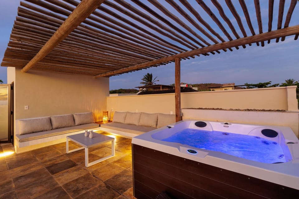 Hot Tub, Hot Tub, Balcony/Terrace
