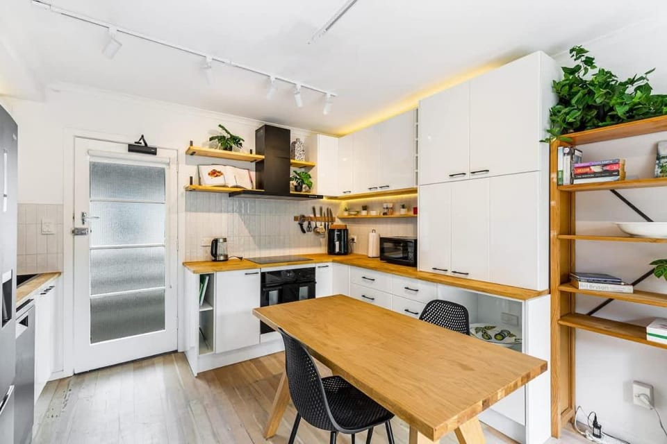 Relaxing 1BR Hideaway in Herne Bay I Zodiak Stays Apartment in Auckland