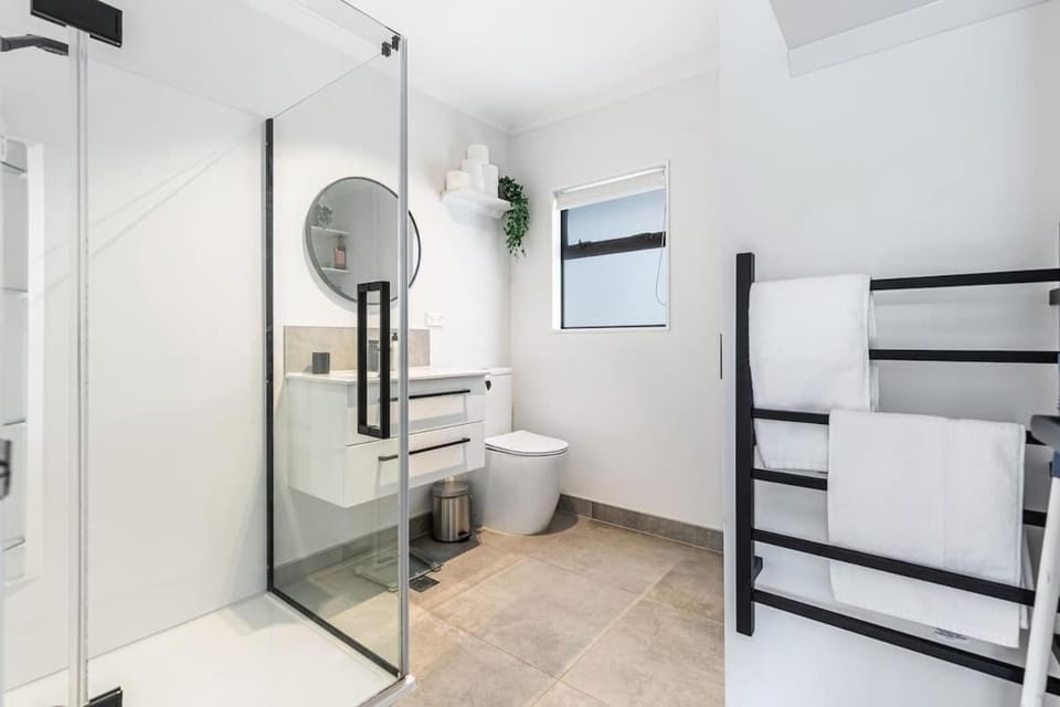 Relaxing 1BR Hideaway in Herne Bay I Zodiak Stays Apartment in Auckland