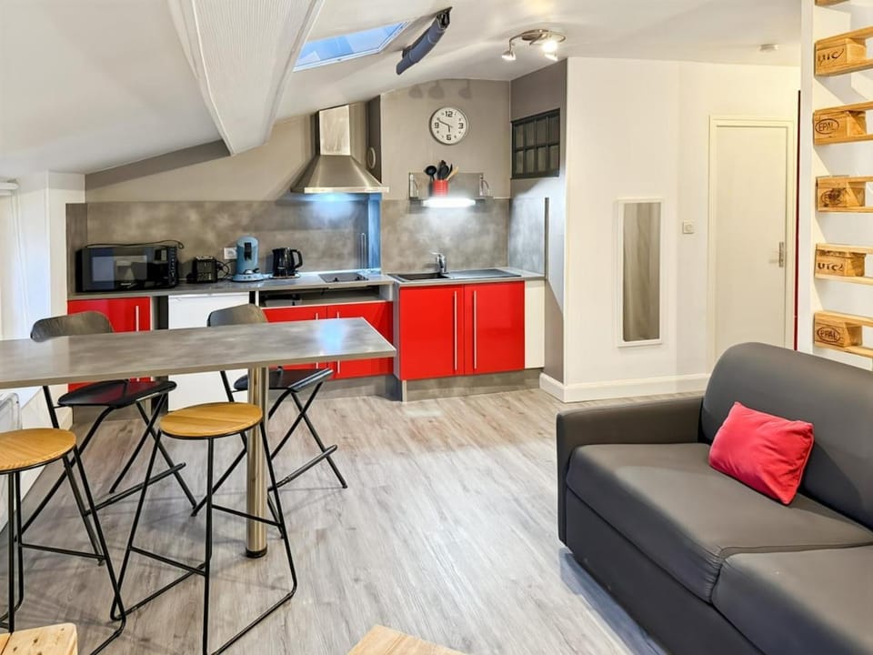 Living room, Seating area, Dining area, dishwasher, oven, stove