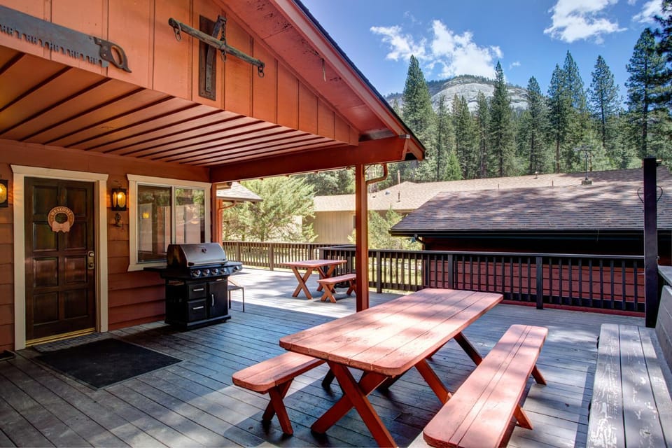 Mountain Memory House in Sierra Nevada