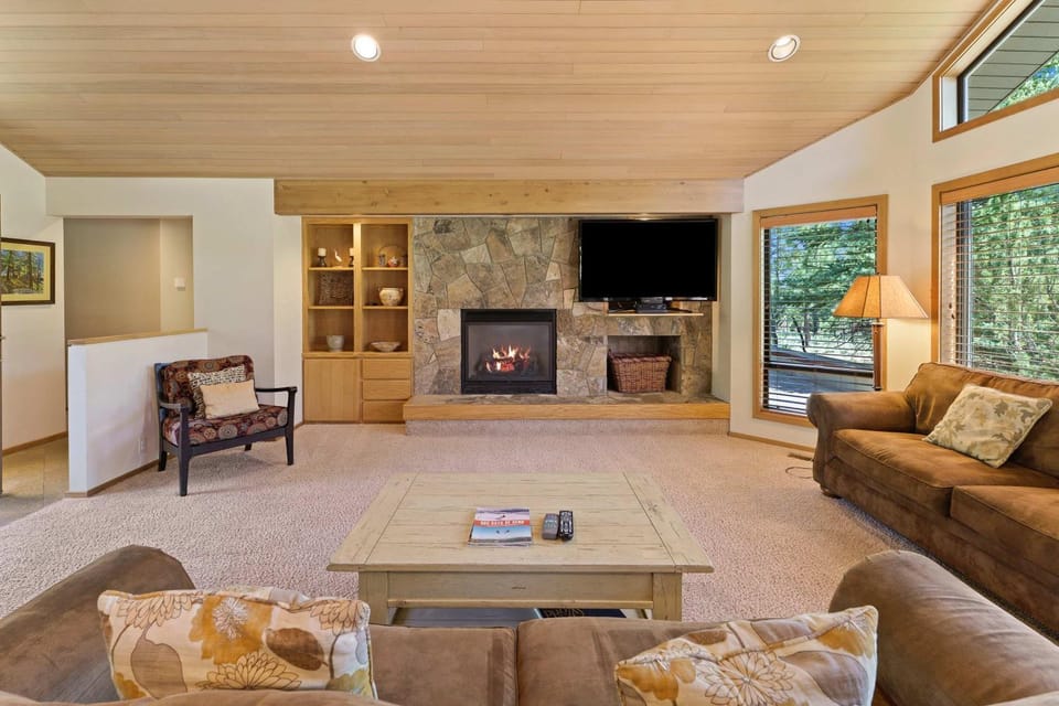 10 Tan Oak House in Sunriver