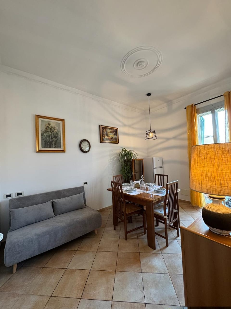 Living room, Seasons
