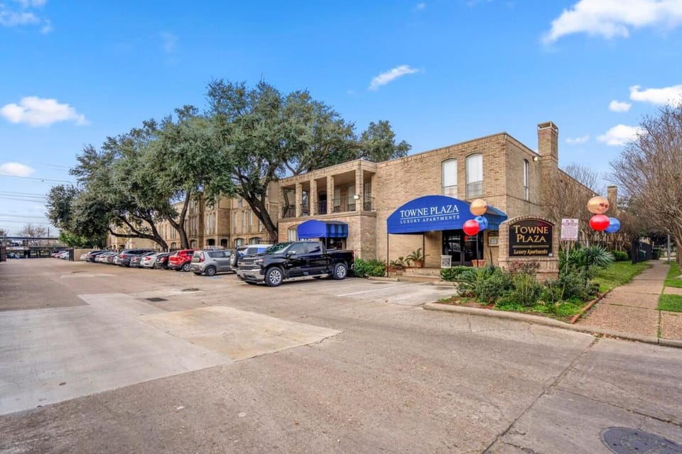 Towne Plaza Apartments 114 - 7 km from FIFA Fest Apartment in Houston