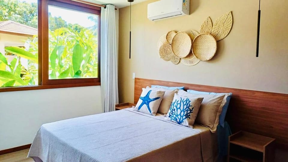 Bed, Bedroom, air conditioner