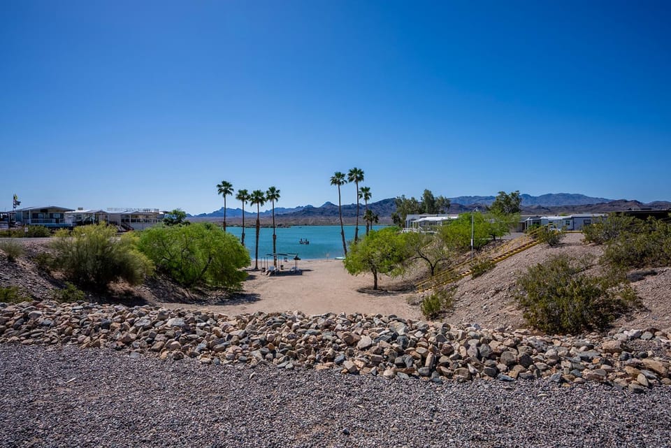 Picture Perfect at Sam's Beachcomber House in Lake Havasu City