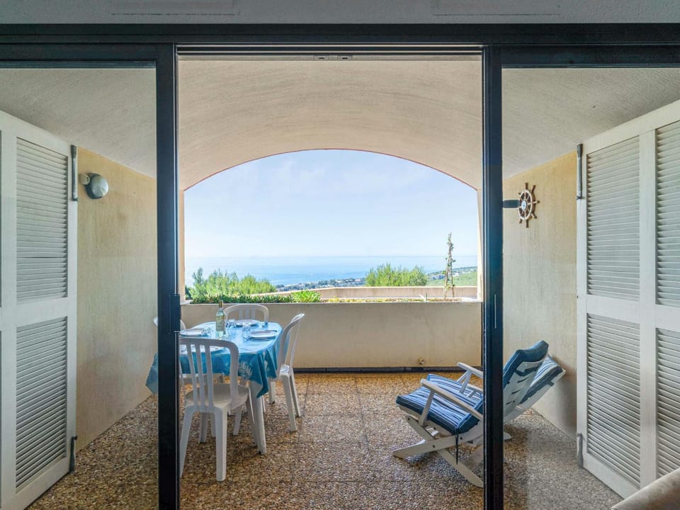 Patio, Sea view