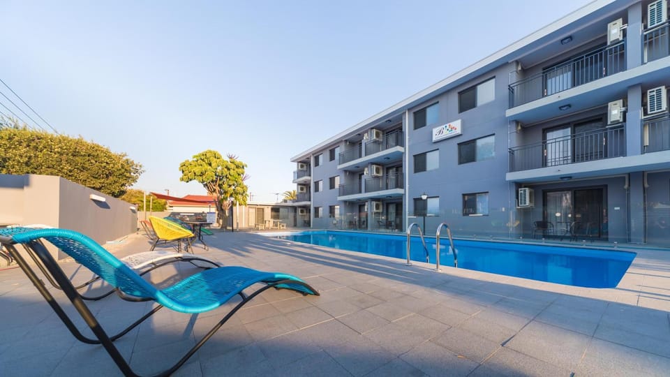 Swimming pool, Swimming pool