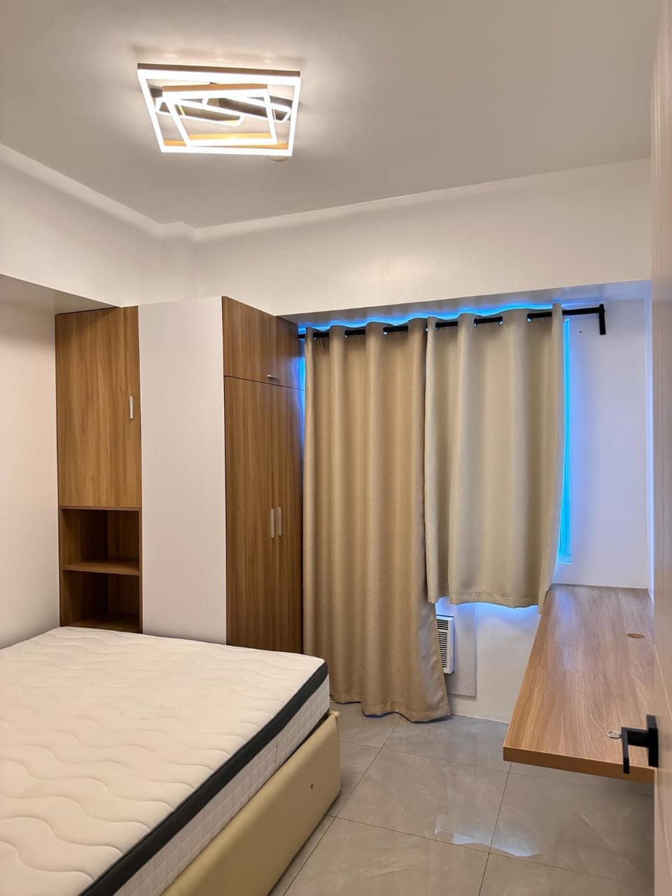 Sea Residences 2BR Pool View Unit for 4-8 pax - Beehive Stay MOA Apartment hotel in Pasay