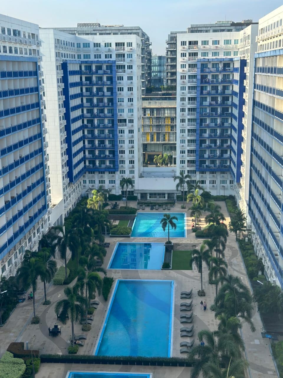 Sea Residences 2BR Pool View Unit for 4-8 pax - Beehive Stay MOA Apartment hotel in Pasay