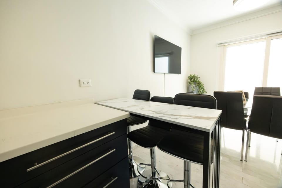 Communal lounge/ TV room, Living room, Dining area