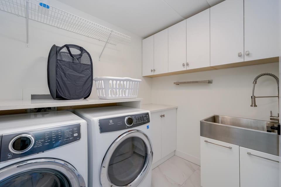 Marvellous Home In Victoria, BC House in Langford