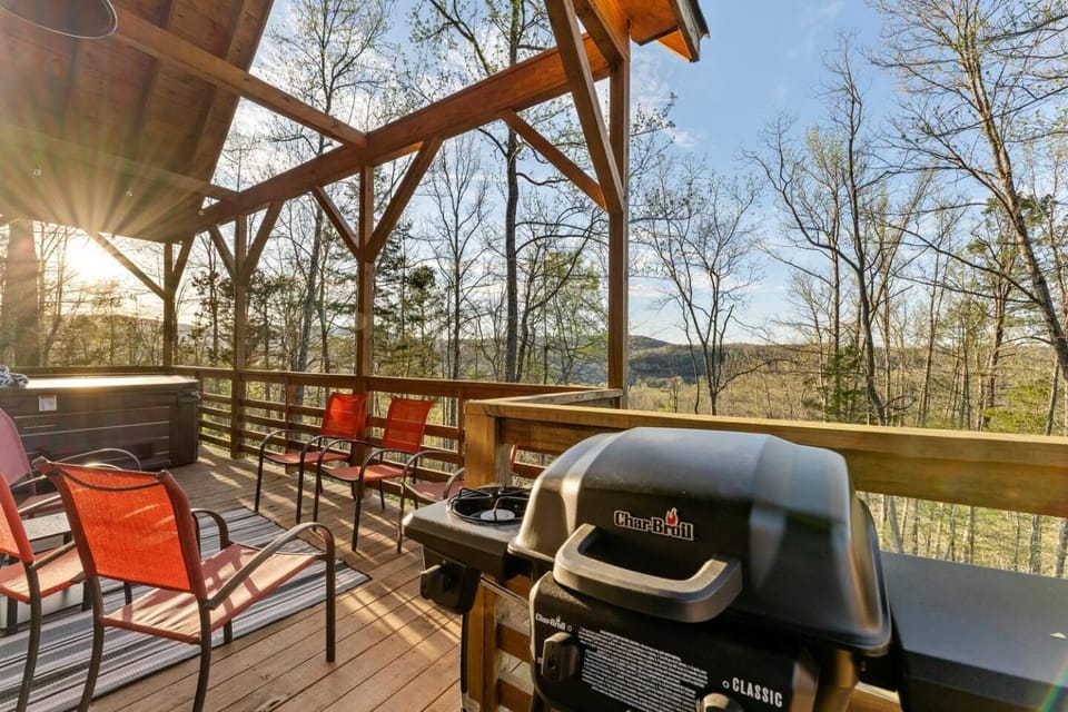 5 Cabins for Groups - Sleeps 54, Hot Tubs Cabin in Jasper