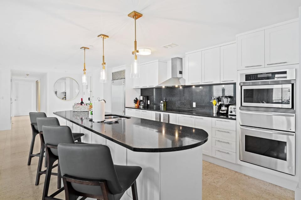 Kitchen or kitchenette, Dining area, dishwasher, oven, stove