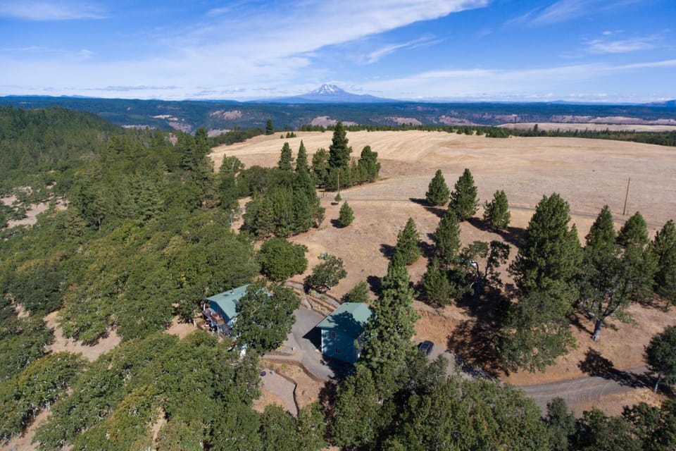 The Oaks House in Lyle