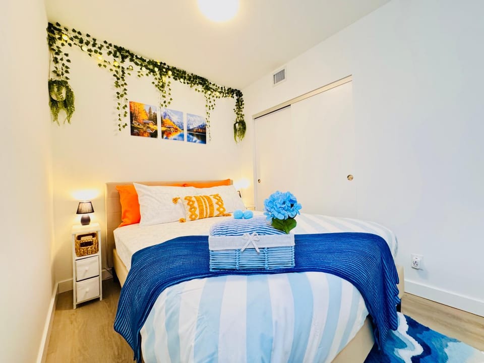 Bedroom, wardrobe