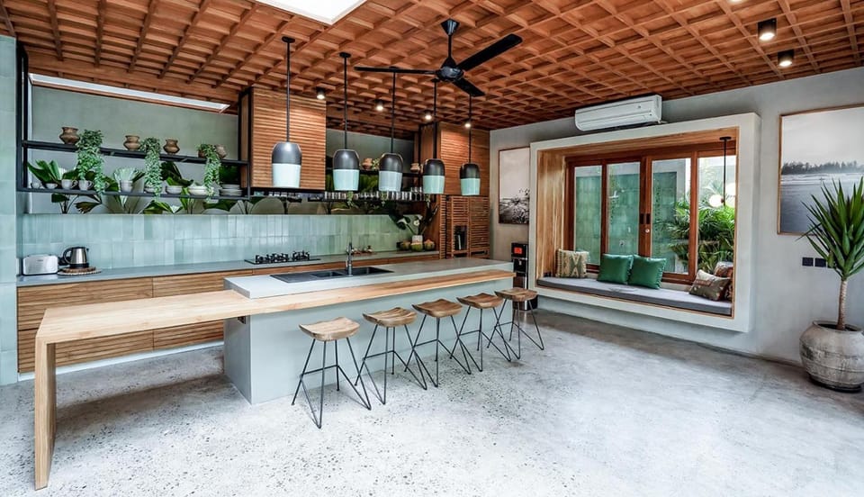 Kitchen or kitchenette, Seating area