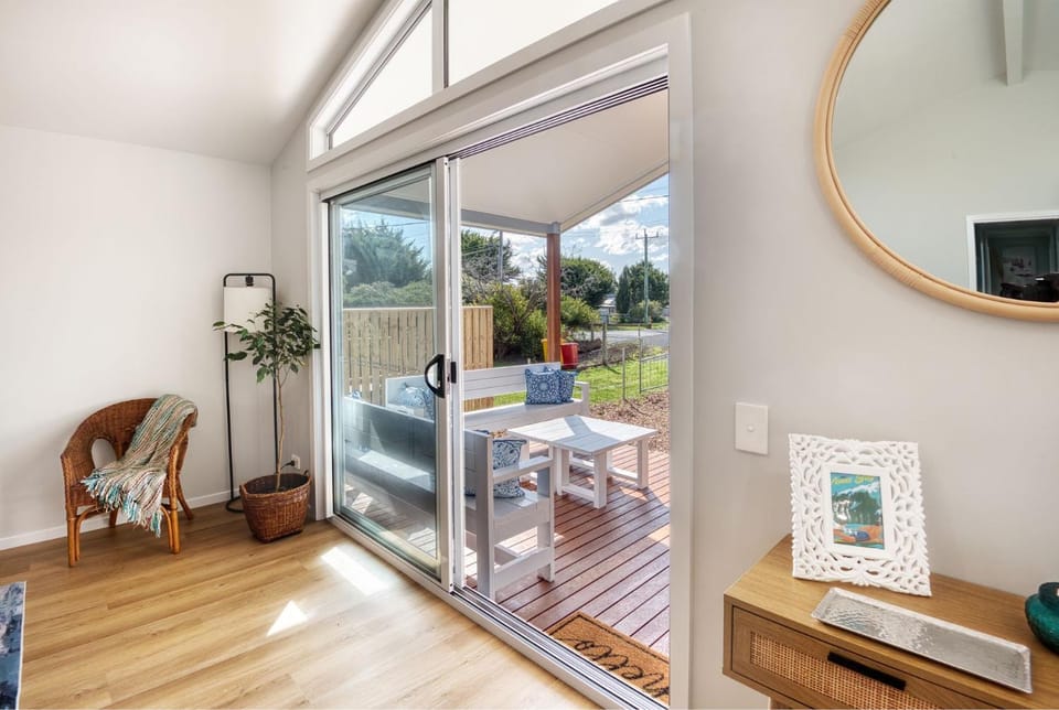 Garden, View (from property/room), Balcony/Terrace, Living room, Seating area, Garden view