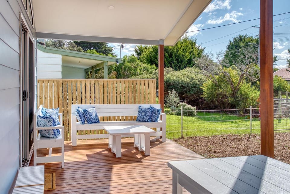 Patio, Spring, Day, Garden, View (from property/room), Balcony/Terrace, Seating area, Garden view