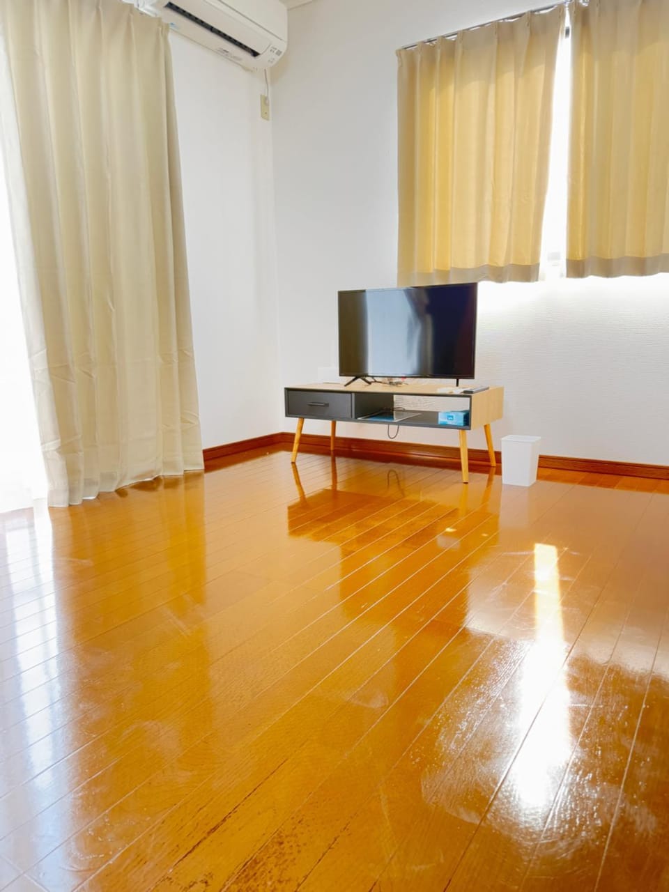 TV and multimedia, Photo of the whole room, Area and facilities